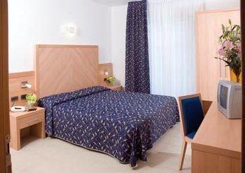 Tropical Hotel 3*